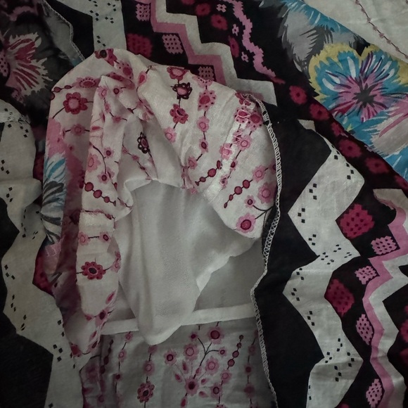 New! JM Collection White and Pink Patterned Dress. - Picture 6 of 7